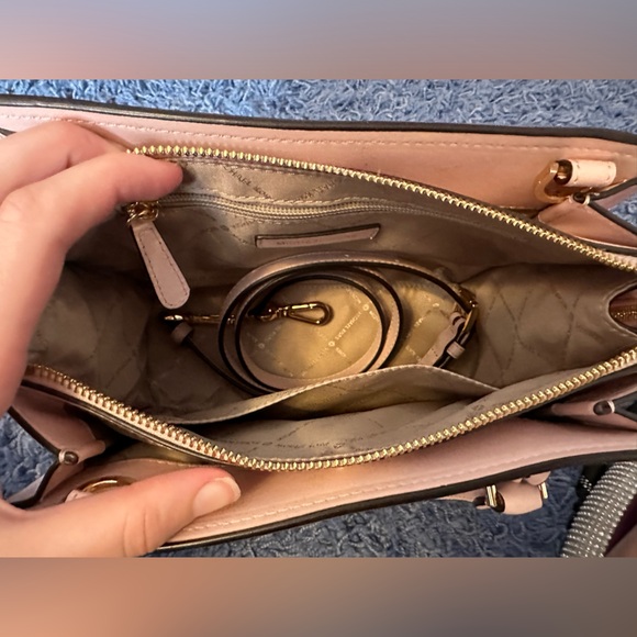 Micheal Kors Purses - Picture 3 of 6